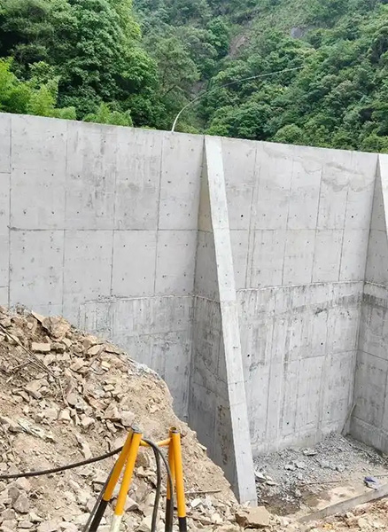 承德丰宁满族自治县重力式挡土墙
